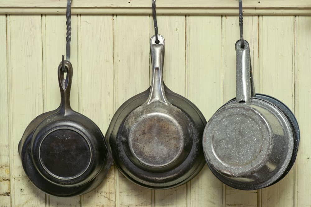 How to store a cast iron skillet