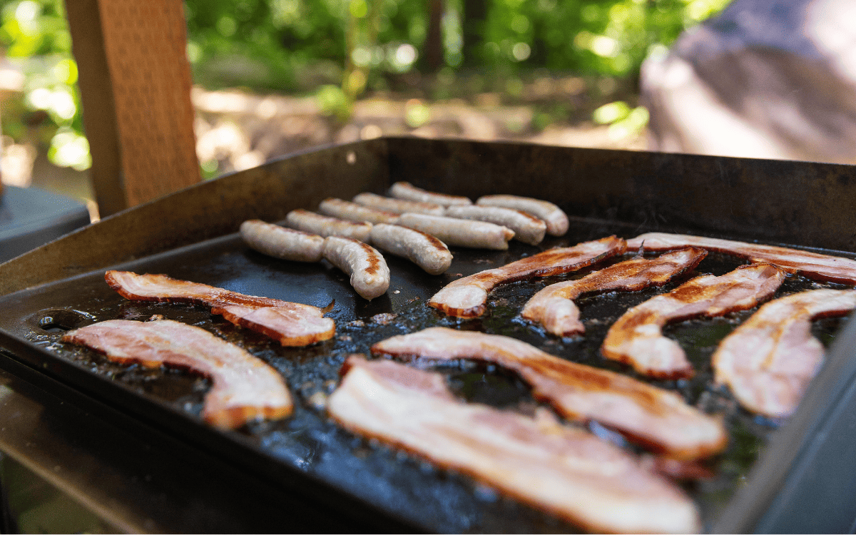 How do you season a blackstone griddle