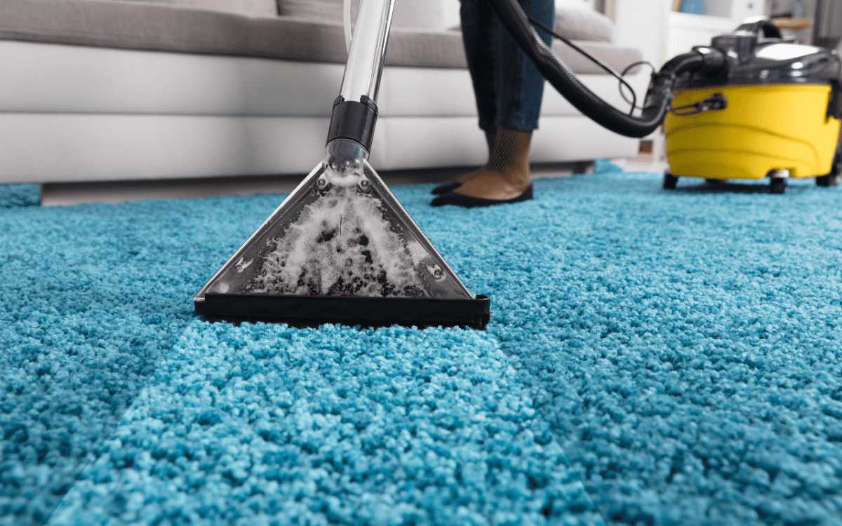 How to get water out of carpet